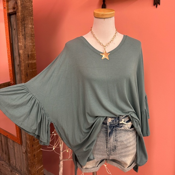 DAVI & DANI Tops - NEW! DAVI & DANI Teal Ruffled Sleeve Oversized Tee
